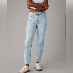 American Eagle Mom Straight Jean